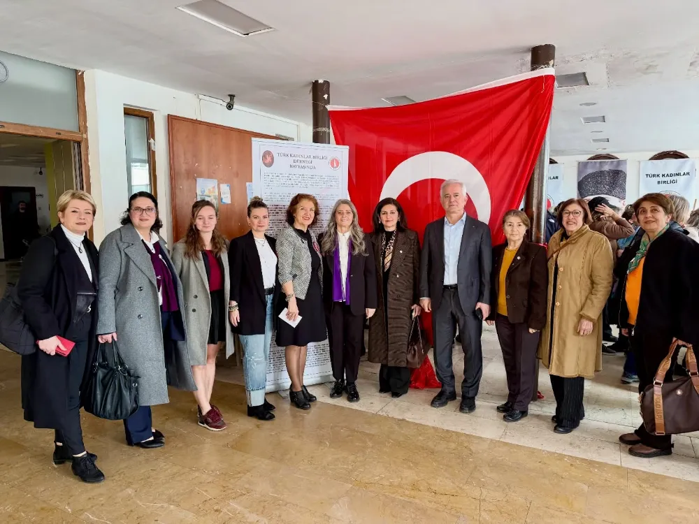 KADIN EMEĞİ GÖRÜCÜYE ÇIKTI