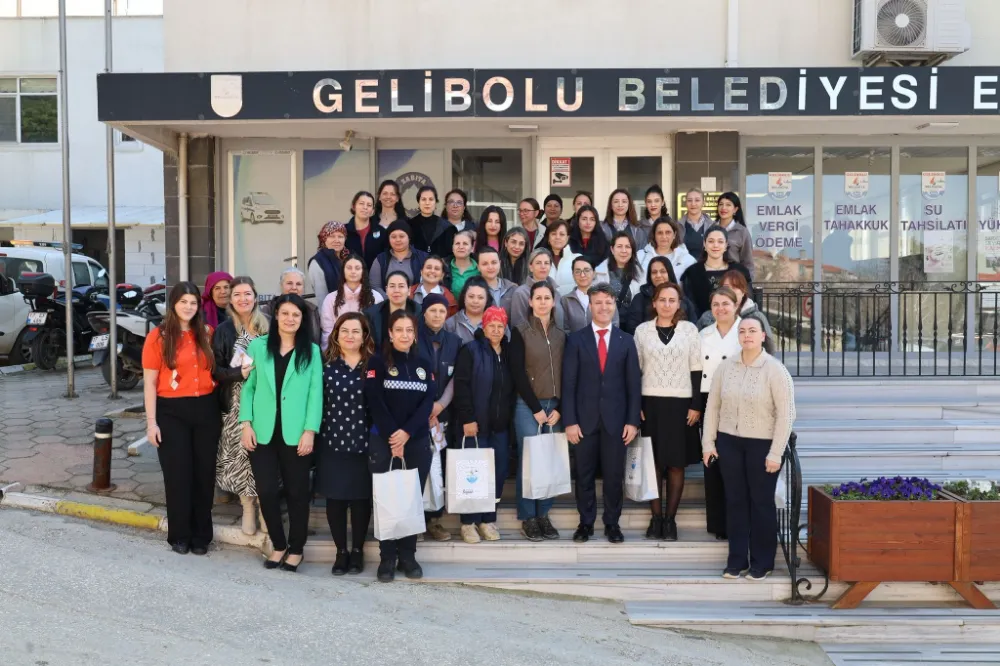 BAŞKAN SOYUAK’TAN BELEDİYE PERSONELİNE ANLAMLI KUTLAMA