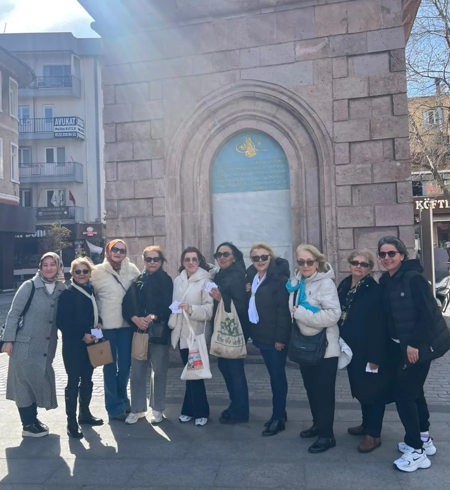 İYİ PARTİLİ KADINLAR 8 MART’TA SAHADAYDI